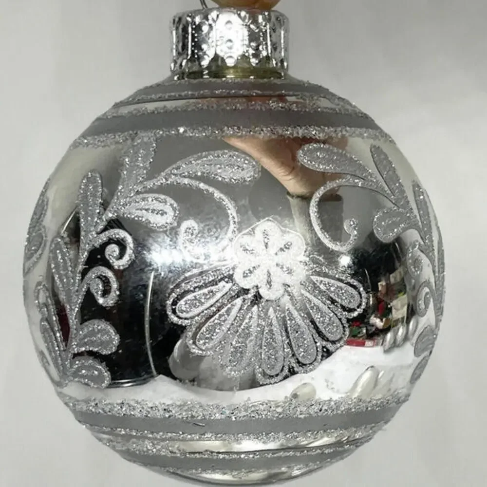 Silver Glitter Snowflake Baubles Icicle Glass Christmas Ornaments LOT‎ of 29